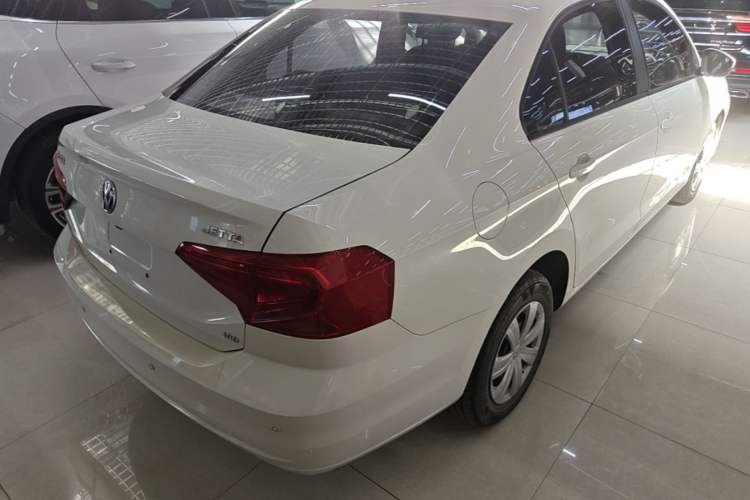 Used Volkswagen Jetta 2017 1.5L Manual Fashion Edition Rear Right 45 Deg
