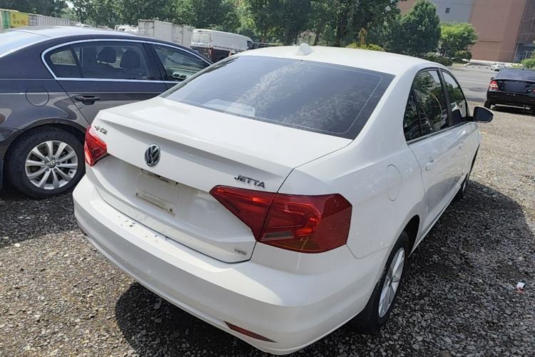 Used Volkswagen Jetta 2017 1.5L Manual Fashion Edition Rear Right 45 Deg