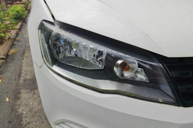 Used Volkswagen Jetta 2017 1.4L Manual Fashion Edition Right Front Headlight