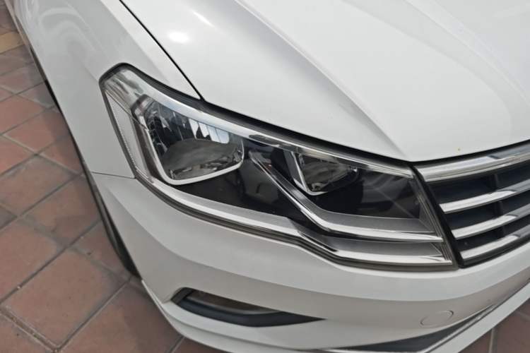 Used Volkswagen Jetta 2017 1.5L Automatic Comfort Model Right Front Headlight