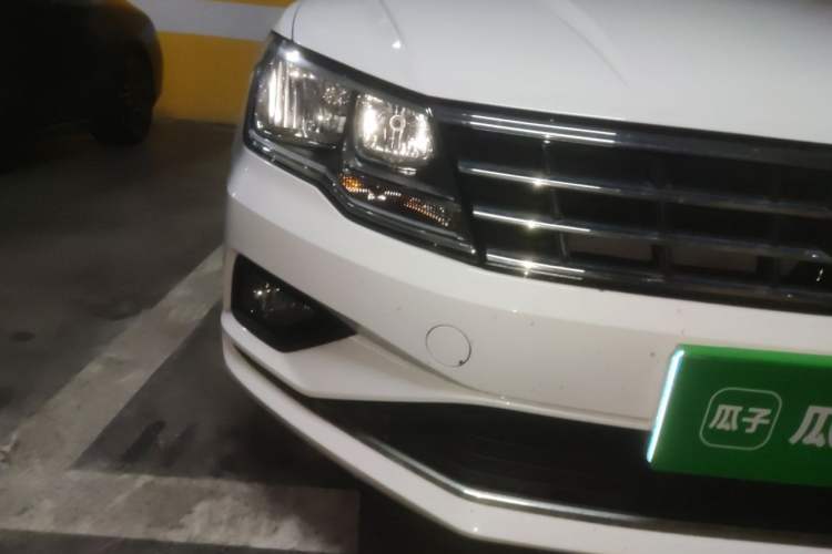 Used Volkswagen Jetta 2017 1.5L Automatic Comfort Model Right Front Headlight