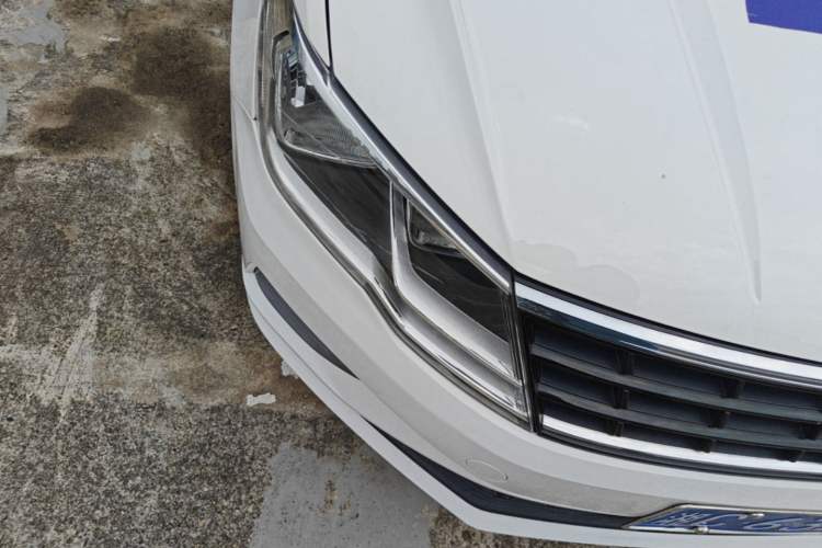 Used Volkswagen Jetta 2017 1.5L Manual Fashion Edition Right Front Headlight