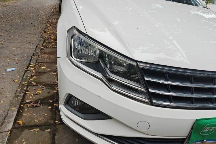 Used Volkswagen Jetta 2017 1.5L Automatic Comfort Model Right Front Headlight