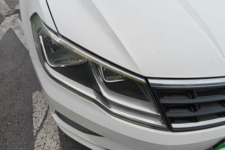 Used Volkswagen Jetta 2017 1.4L Manual Fashion Edition Right Front Headlight