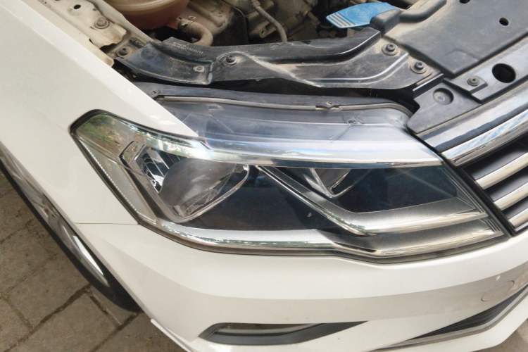 Used Volkswagen Jetta 2017 1.5L Automatic Comfort Model Right Front Headlight
