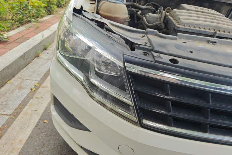 Used Volkswagen Jetta 2017 1.5L Manual Fashion Edition Right Front Headlight