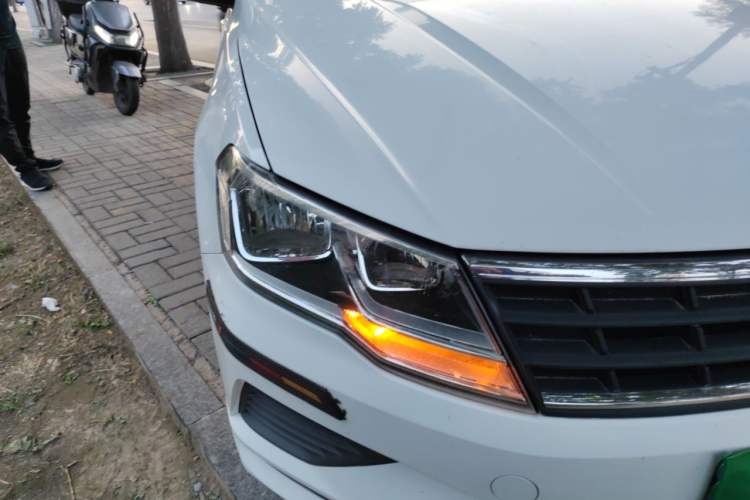 Used Volkswagen Jetta 2017 1.4L Manual Fashion Edition Right Front Headlight