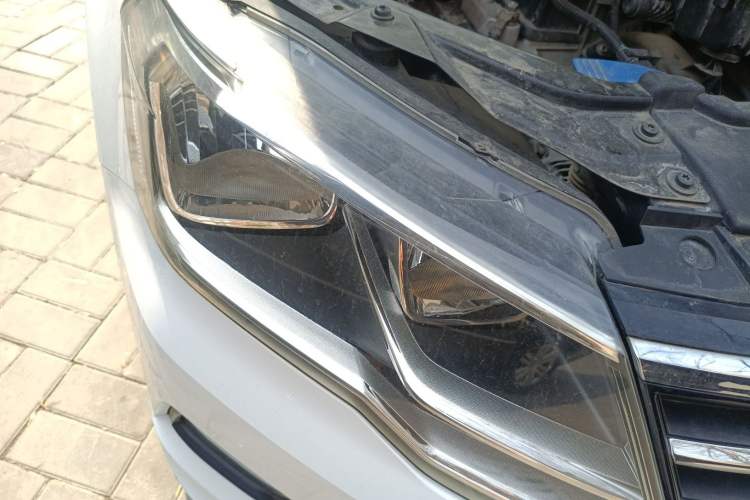 Used Volkswagen Jetta 2017 1.5L Automatic Fashion Model Right Front Headlight