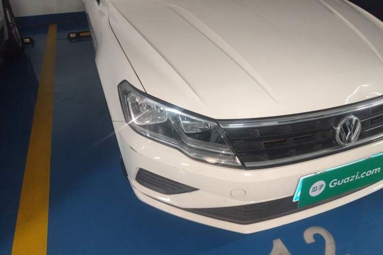 Used Volkswagen Jetta 2017 1.4L Manual Fashion Edition Right Front Headlight