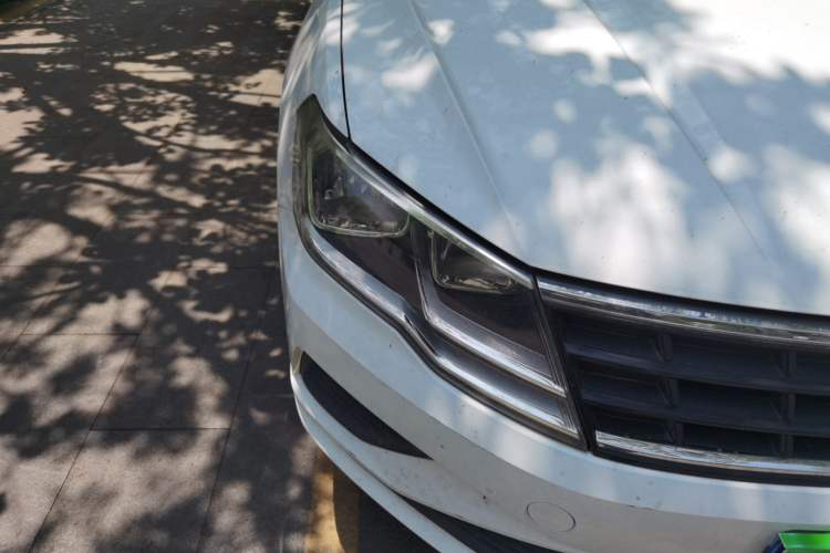 Used Volkswagen Jetta 2017 1.5L Automatic Fashion Model Right Front Headlight