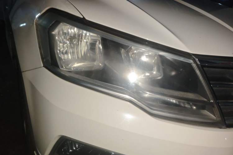 Used Volkswagen Jetta 2017 1.5L Automatic Comfort Model Right Front Headlight