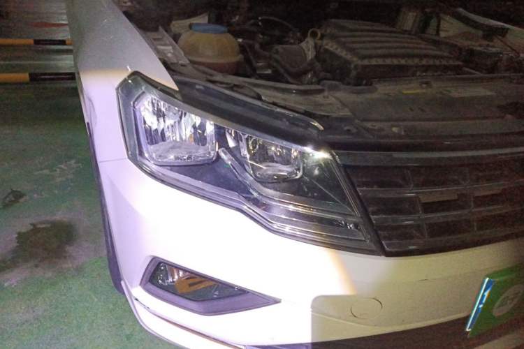Used Volkswagen Jetta 2017 1.5L Automatic Comfort Model Right Front Headlight