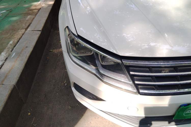Used Volkswagen Jetta 2017 1.4L Manual Fashion Edition Right Front Headlight