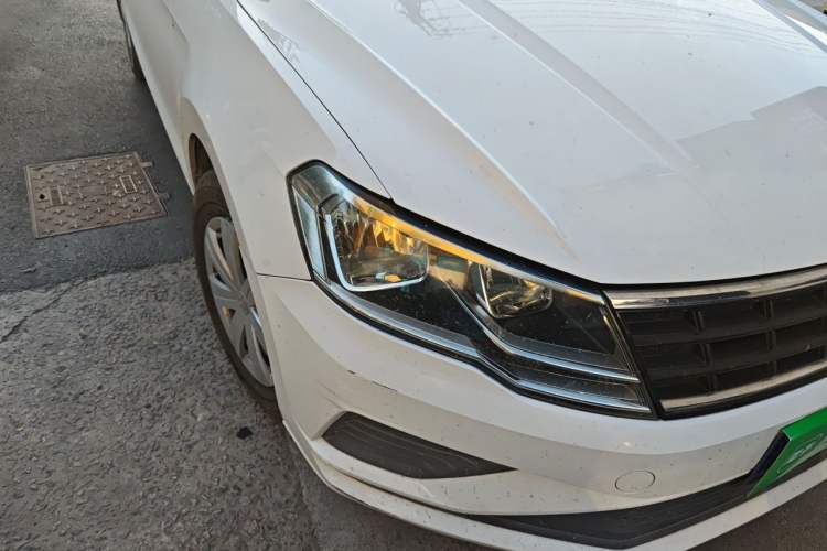 Used Volkswagen Jetta 2017 1.5L Manual Fashion Edition Right Front Headlight