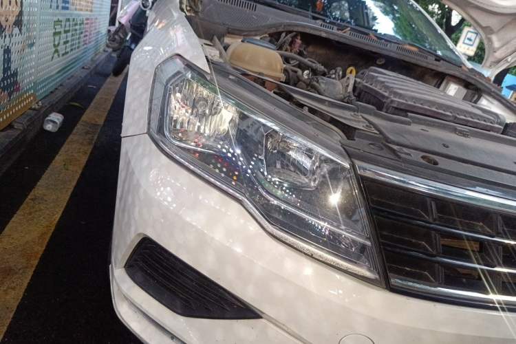 Used Volkswagen Jetta 2017 1.5L Automatic Fashion Model Right Front Headlight