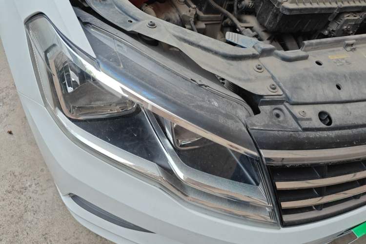 Used Volkswagen Jetta 2017 1.5L Automatic Fashion Model Right Front Headlight