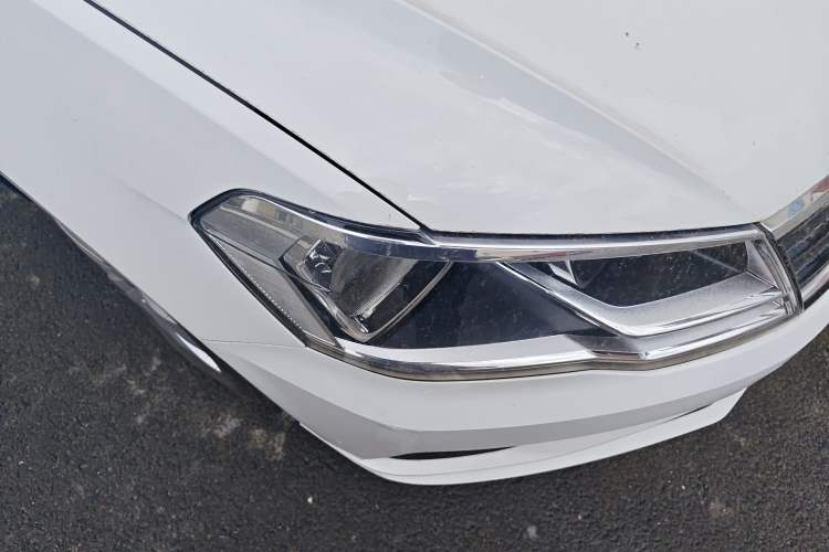 Used Volkswagen Jetta 2017 1.4L Manual Fashion Edition Right Front Headlight