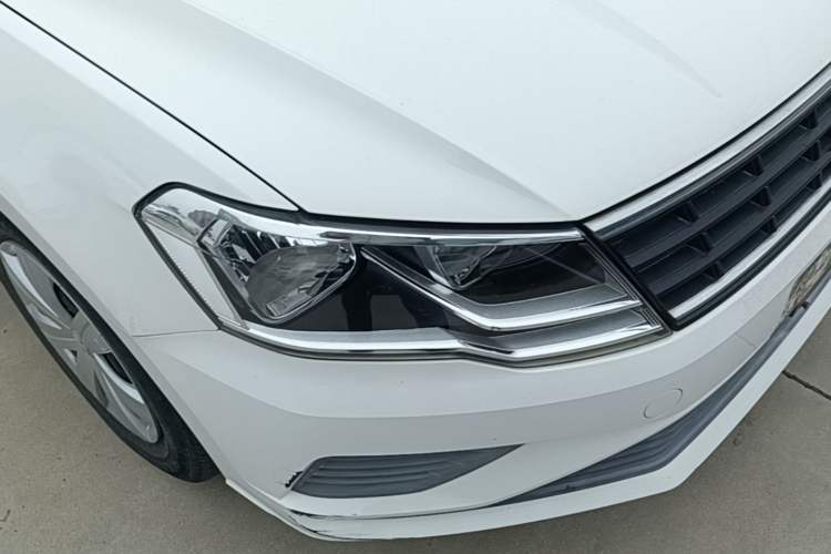 Used Volkswagen Jetta 2017 1.4L Manual Fashion Edition Right Front Headlight