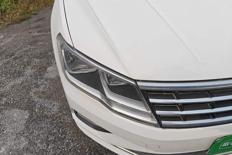 Used Volkswagen Jetta 2017 1.5L Manual Comfort Model Right Front Headlight