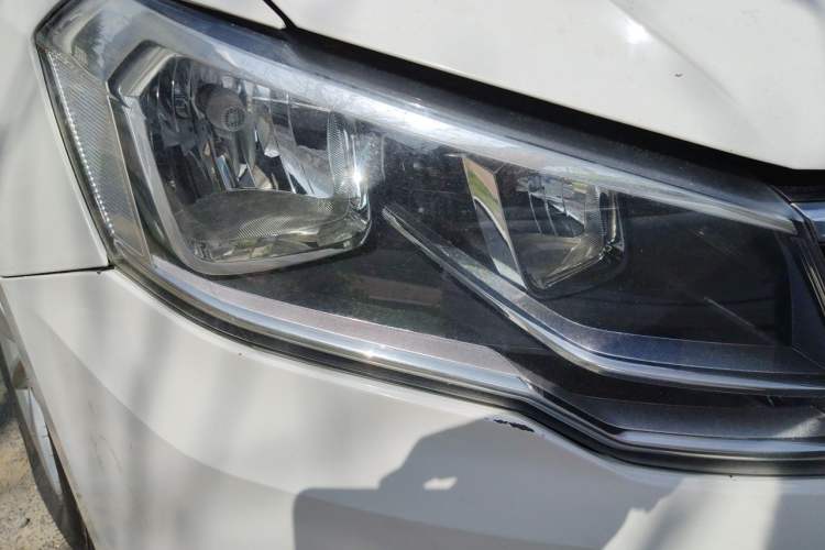 Used Volkswagen Jetta 2017 1.4L Manual Fashion Edition Right Front Headlight