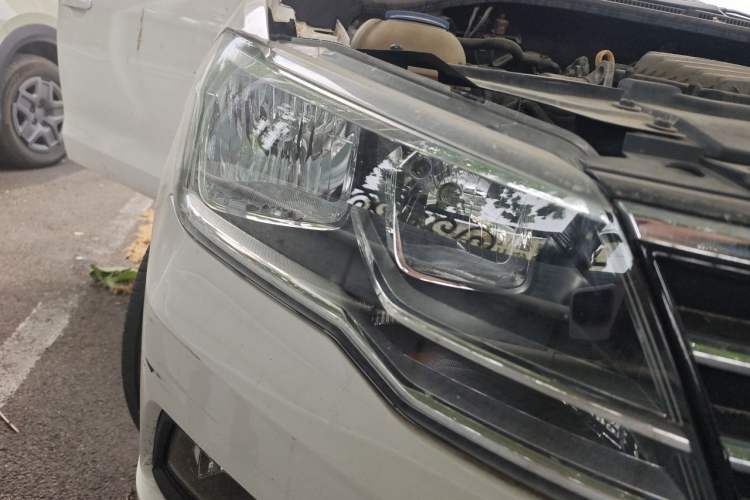 Used Volkswagen Jetta 2017 1.5L Automatic Comfort Model Right Front Headlight