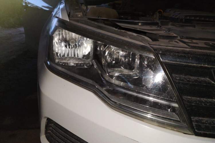 Used Volkswagen Jetta 2017 1.5L Automatic Fashion Model Right Front Headlight
