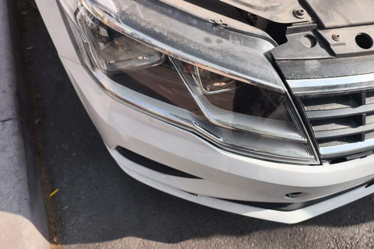 Used Volkswagen Jetta 2017 1.5L Manual Fashion Edition Right Front Headlight