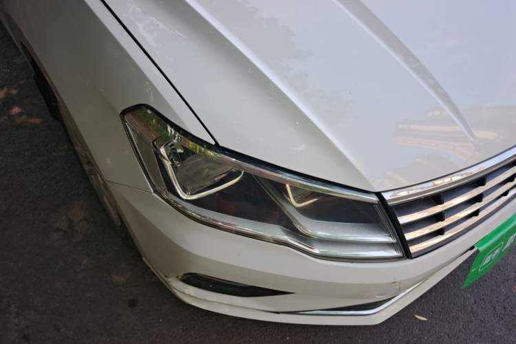 Used Volkswagen Jetta 2017 1.5L Automatic Comfort Model Right Front Headlight