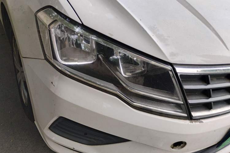 Used Volkswagen Jetta 2017 1.4L Manual Fashion Edition Right Front Headlight