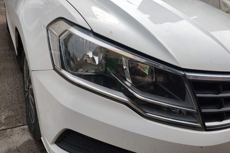 Used Volkswagen Jetta 2017 1.4L Manual Fashion Edition Right Front Headlight