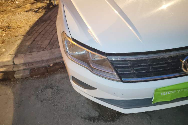 Used Volkswagen Jetta 2017 1.5L Manual Fashion Edition Right Front Headlight