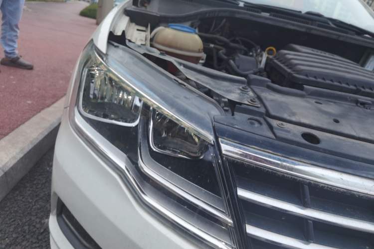 Used Volkswagen Jetta 2017 1.5L Automatic Comfort Model Right Front Headlight