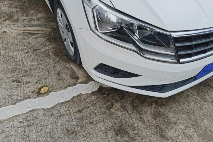 Used Volkswagen Jetta 2017 1.5L Manual Fashion Edition Right Front Headlight