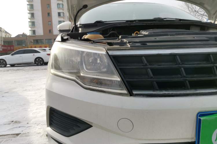 Used Volkswagen Jetta 2017 1.4L Manual Fashion Edition Right Front Headlight