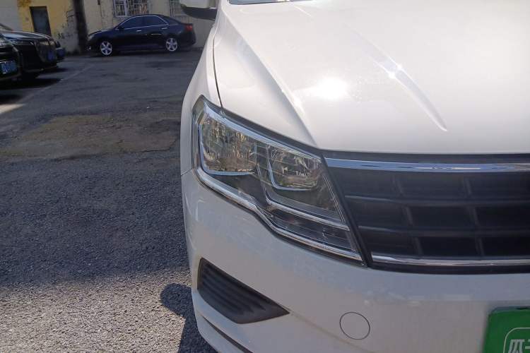 Used Volkswagen Jetta 2017 1.5L Automatic Fashion Model Right Front Headlight