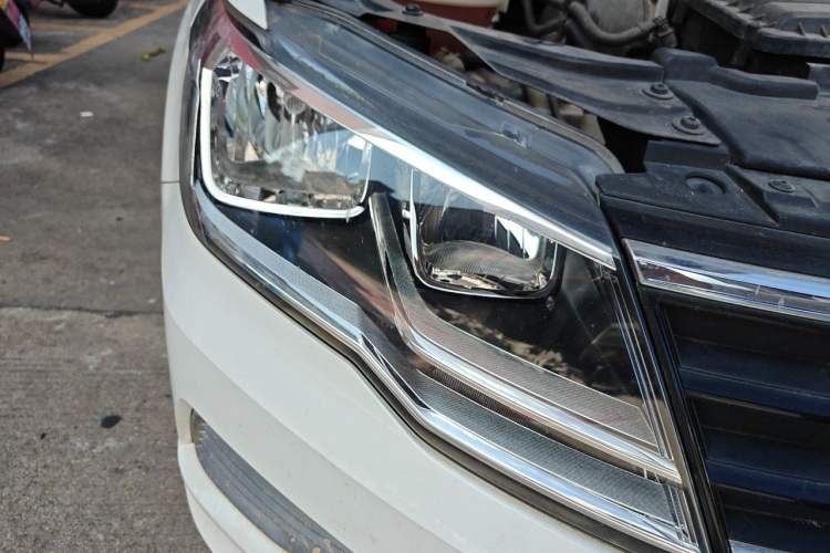 Used Volkswagen Jetta 2017 1.5L Manual Fashion Edition Right Front Headlight