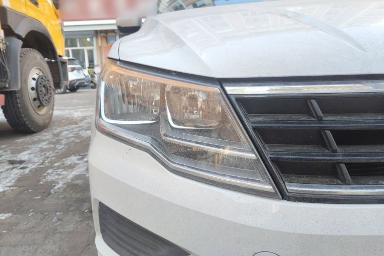 Used Volkswagen Jetta 2017 1.4L Manual Fashion Edition Right Front Headlight