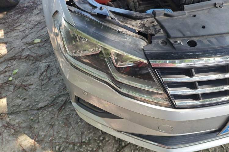 Used Volkswagen Jetta 2017 1.5L Automatic Comfort Model Right Front Headlight