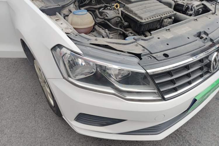 Used Volkswagen Jetta 2017 1.4L Manual Fashion Edition Right Front Headlight