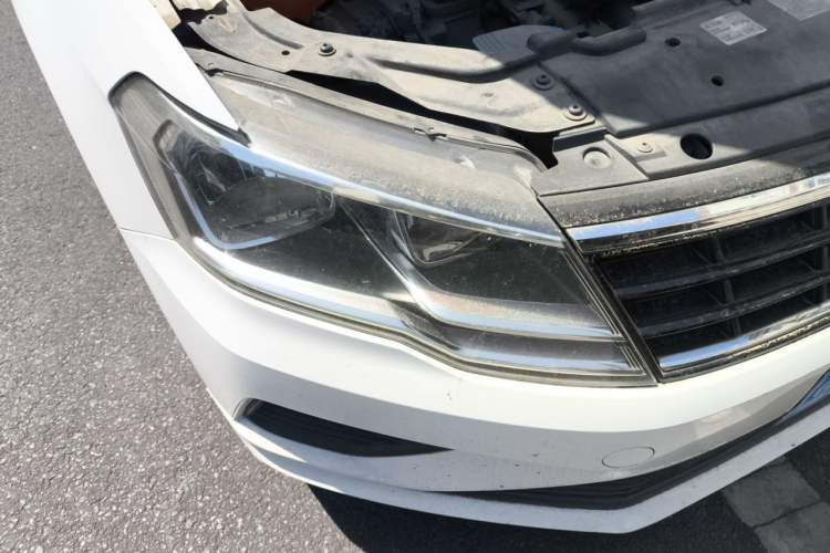 Used Volkswagen Jetta 2017 1.5L Automatic Fashion Model Right Front Headlight