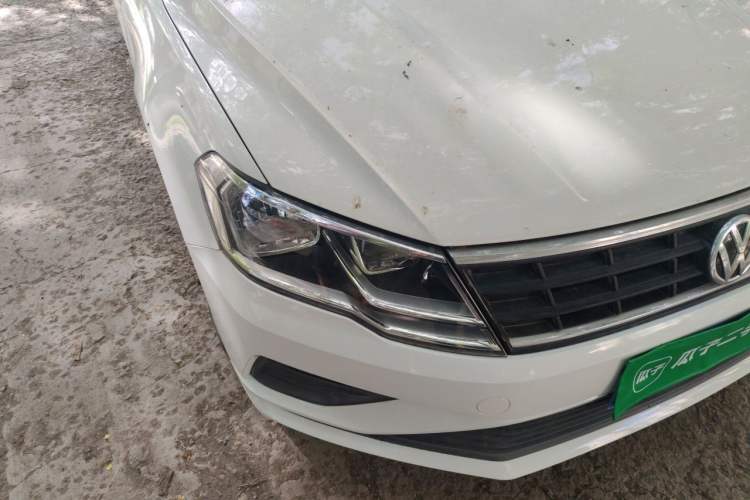 Used Volkswagen Jetta 2017 1.5L Automatic Fashion Model Right Front Headlight