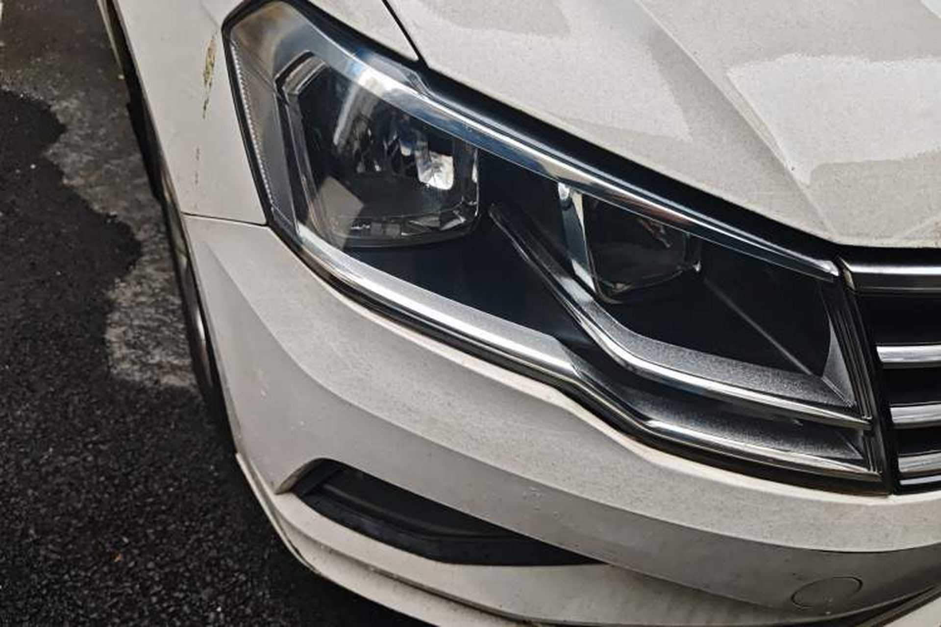 Used Volkswagen Jetta 2017 1.5L Automatic Comfort Model Right Front Headlight