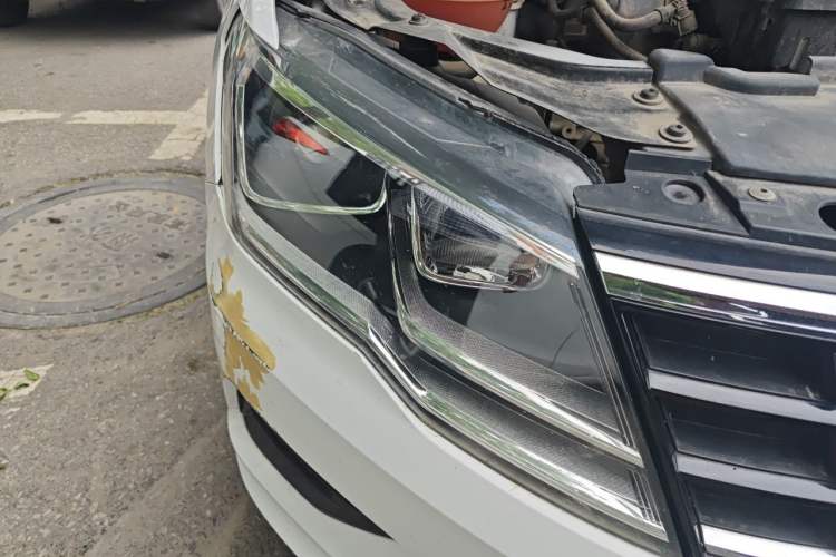 Used Volkswagen Jetta 2017 1.5L Automatic Fashion Model Right Front Headlight
