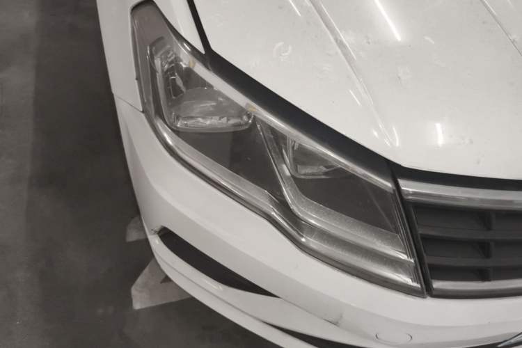 Used Volkswagen Jetta 2017 1.4L Manual Fashion Edition Right Front Headlight