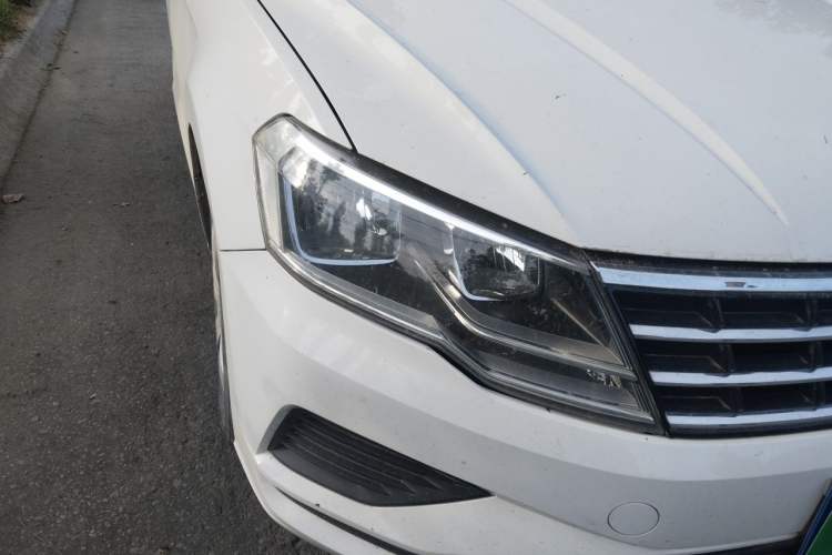 Used Volkswagen Jetta 2017 1.4L Manual Fashion Edition Right Front Headlight