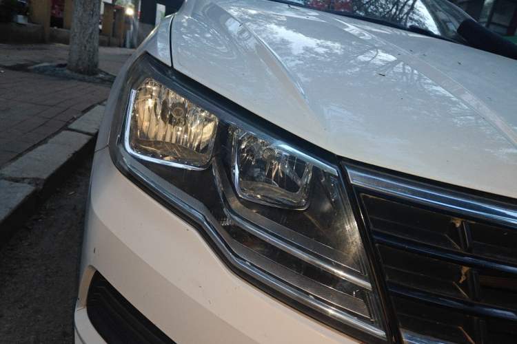Used Volkswagen Jetta 2017 1.4L Manual Fashion Edition Right Front Headlight