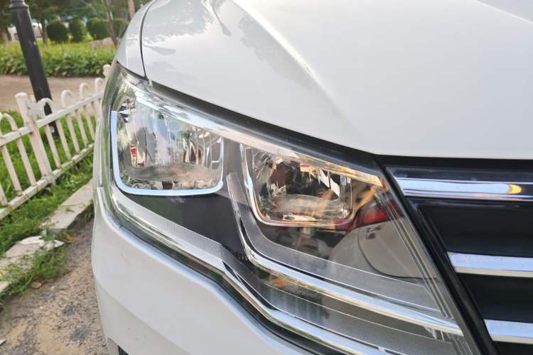 Used Volkswagen Jetta 2017 1.5L Automatic Comfort Model Right Front Headlight
