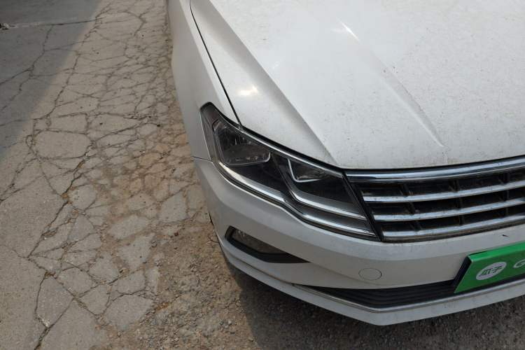 Used Volkswagen Jetta 2017 1.4L Manual Comfort Model Right Front Headlight