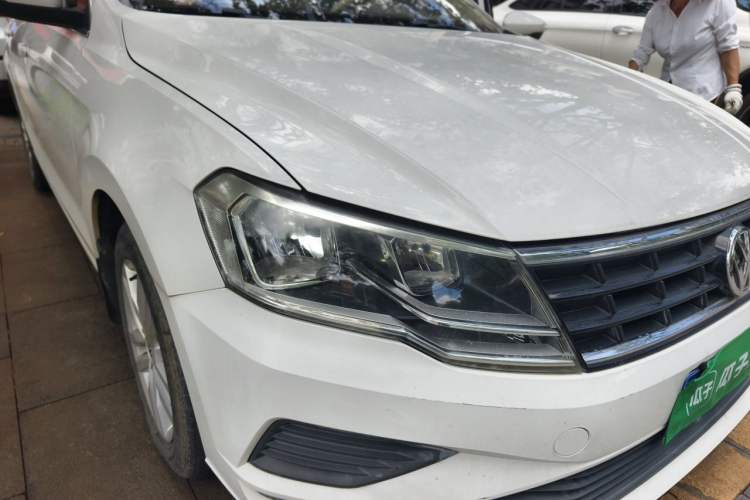 Used Volkswagen Jetta 2017 1.5L Automatic Fashion Model Right Front Headlight