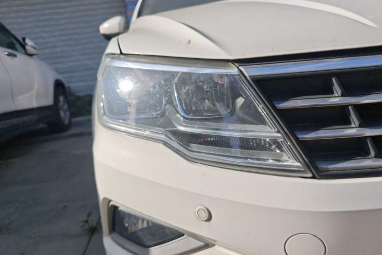 Used Volkswagen Jetta 2017 1.5L Automatic Comfort Model Right Front Headlight